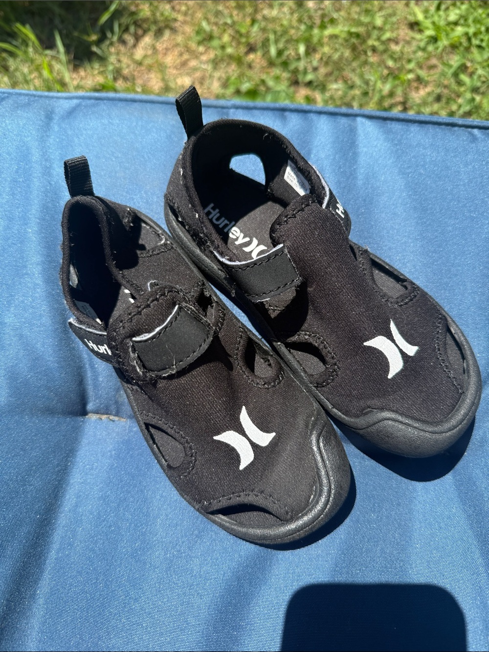 Hurley Kids Black and White Water Shoes with Hook-and-Loop Strap
